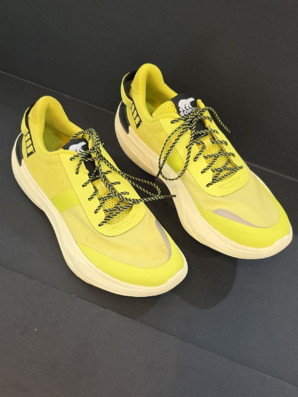 Sorel Explorer Blitz Women's Neon Yellow and Black Sneakers Size 9 - Picture 3 of 10